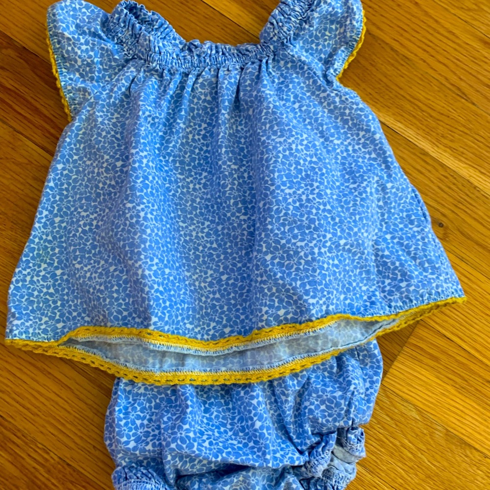 Baby gap, matching set, size 6-12, girls